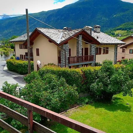 Appartamento Ai Piedi Del Gran Paradiso เซนต์ ปิแอร์ ภายนอก รูปภาพ
